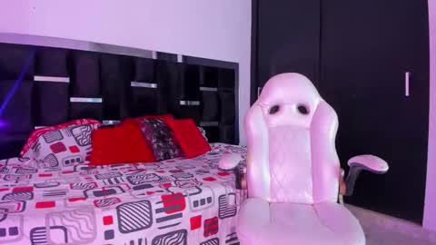 tashasant online show from November 24, 9:25 pm