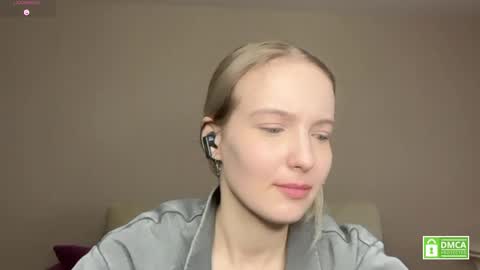 Snapshot of tashinapetitto chatting on February 23, 7:39 am Your Ressie online show from February 23, 7:39 am