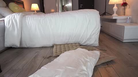 Snapshot of tasty_tomato chatting on November 12, 1:22 pm RHEA pronanciation like Reya online show from November 12, 1:22 pm