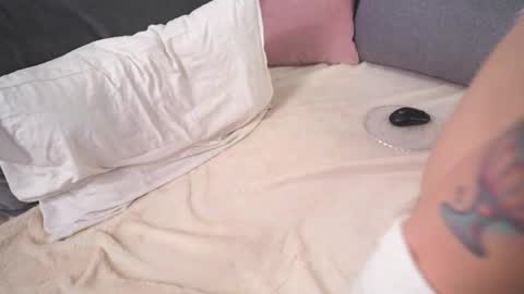 Snapshot of tasty_tomato chatting on December 17, 2:12 pm RHEA pronanciation like Reya online show from December 17, 2:12 pm