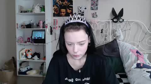 Snapshot of tata_goth chatting on February 20, 9:00 am Tata online show from February 20, 9:00 am