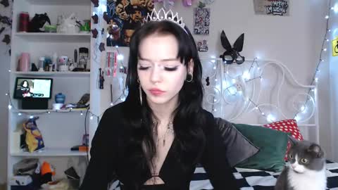 Snapshot of tata_goth chatting on February 24, 9:53 am Tata online show from February 24, 9:53 am
