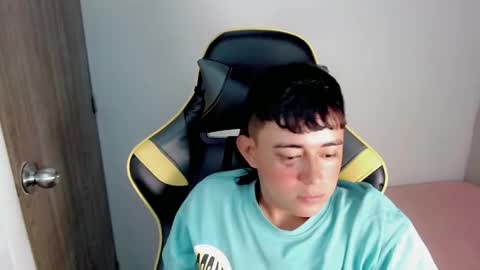 T A T A N online show from November 12, 6:52 pm