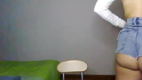 Snapshot of tateisblonde chatting on January 16, 10:19 am tateisblonde online show from January 16, 10:19 am