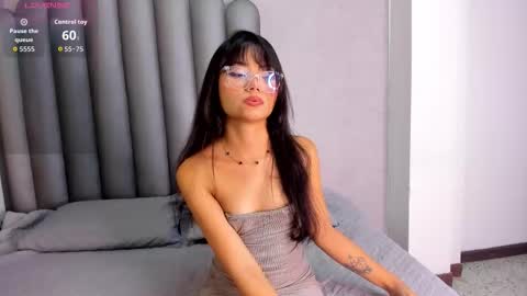 Snapshot of tatiana_lopez19 chatting on November 16, 12:22 pm Tatiana online show from November 16, 12:22 pm