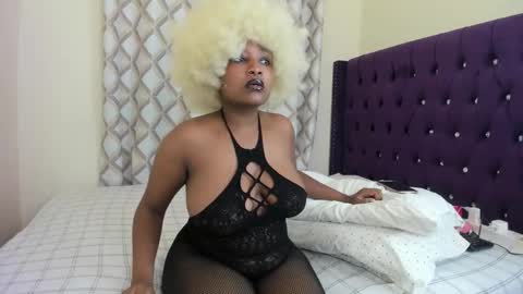 Snapshot of tatiana_storm chatting on November 19, 9:15 pm tatiana_storm online show from November 19, 9:15 pm