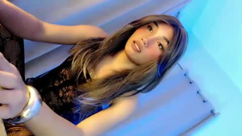 Snapshot of tatiana_wilton chatting on June 4, 3:51 pm ANDREA online show from June 4, 3:51 pm