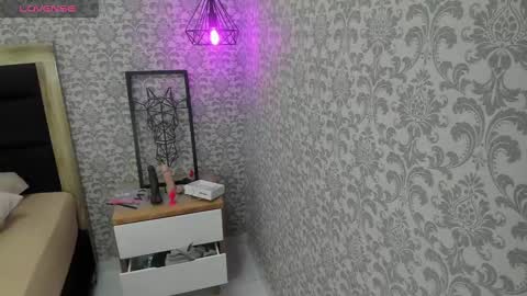 Snapshot of tatigold2 chatting on March 11, 12:28 pm T A T I online show from March 11, 12:28 pm