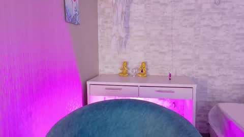 Tati online show from November 22, 5:17 am