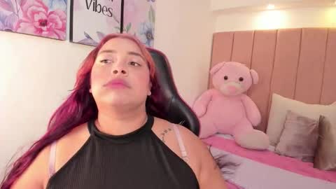 Snapshot of tatikanyx chatting on February 17, 4:57 pm tatikanyx online show from February 17, 4:57 pm