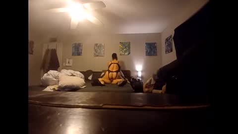 Snapshot of tatnwifey420 chatting on December 23, 6:00 am tatnwifey420 online show from December 23, 6:00 am