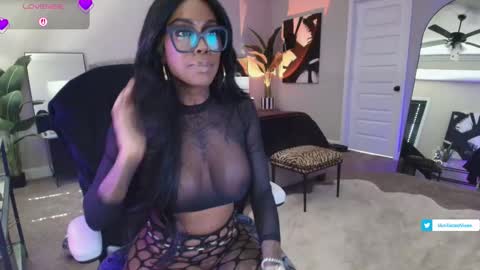 Tatted Queen online show from March 23, 6:12 pm