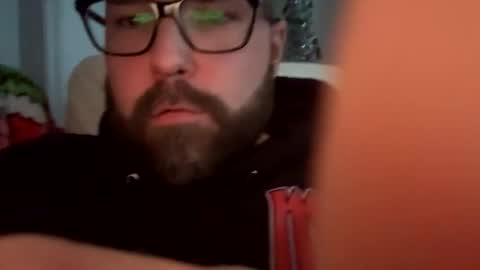 Snapshot of tattedcouple_777 chatting on December 27, 4:15 am MrMrs online show from December 27, 4:15 am