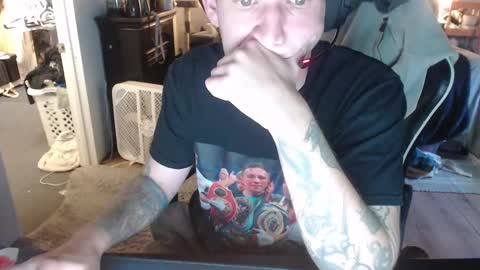 Snapshot of tattedhubs5 chatting on September 18, 7:27 pm tattedhubs5 online show from September 18, 7:27 pm