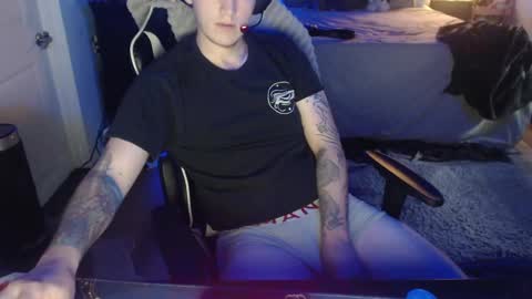 Snapshot of tattedhubs5 chatting on October 24, 8:27 pm tattedhubs5 online show from October 24, 8:27 pm