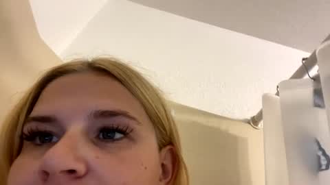 Snapshot of tattedlilmama chatting on July 15, 7:08 pm Tattedlilmama online show from July 15, 7:08 pm
