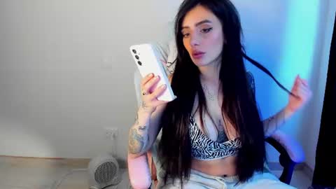 Snapshot of tattoed_bunny9 chatting on August 5, 6:11 pm Rose Marie online show from August 5, 6:11 pm