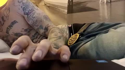 Snapshot of tattoo3333 chatting on November 6, 10:05 am tattoo3333 online show from November 6, 10:05 am