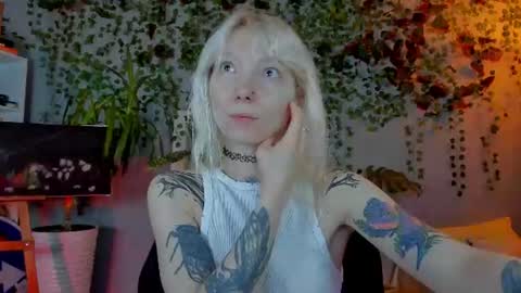 Snapshot of tattoo_artbaby chatting on July 4, 1:12 am tattoo_artbaby online show from July 4, 1:12 am