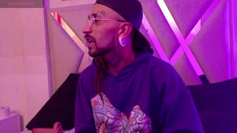 Snapshot of tattoo_edbosses chatting on April 10, 12:16 am Mara y Dominic online show from April 10, 12:16 am