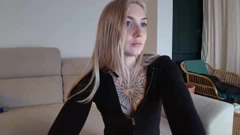 tattoobbgirl online show from January 31, 7:11 pm