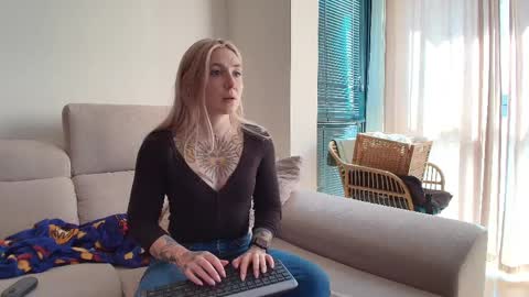 tattoobbgirl online show from April 4, 2:58 pm