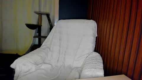 Snapshot of tattoodollx chatting on February 19, 9:03 pm Antonia online show from February 19, 9:03 pm