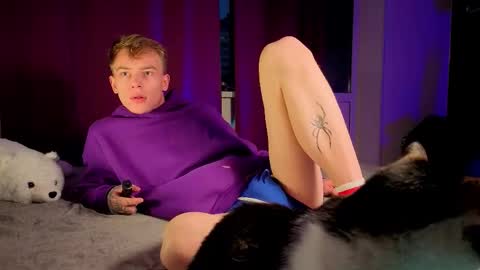 Alex but u can call me Theo online show from December 16, 6:18 am