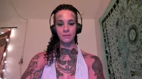 Snapshot of tattooed_natalia chatting on December 3, 10:06 am Natalia 3 online show from December 3, 10:06 am