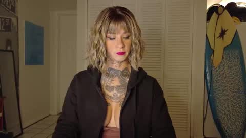 Snapshot of tattooed_natalia chatting on September 22, 8:38 am Natalia 3 online show from September 22, 8:38 am