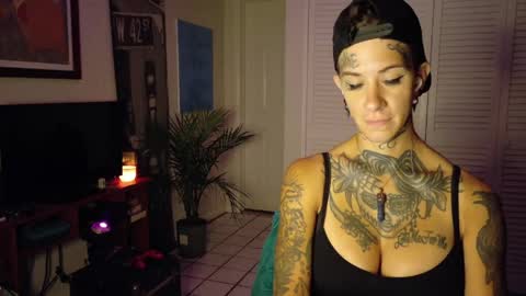 Snapshot of tattooed_natalia chatting on May 3, 8:42 am Natalia 3 online show from May 3, 8:42 am