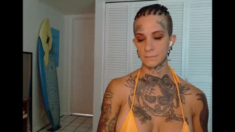 Snapshot of tattooed_natalia chatting on May 27, 1:52 pm Natalia 3 online show from May 27, 1:52 pm
