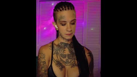 Snapshot of tattooed_natalia chatting on May 30, 2:19 am Natalia 3 online show from May 30, 2:19 am