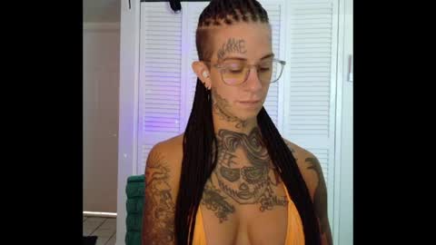 Snapshot of tattooed_natalia chatting on June 2, 12:51 pm Natalia 3 online show from June 2, 12:51 pm