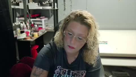 Lisa Lovely online show from January 10, 10:50 am