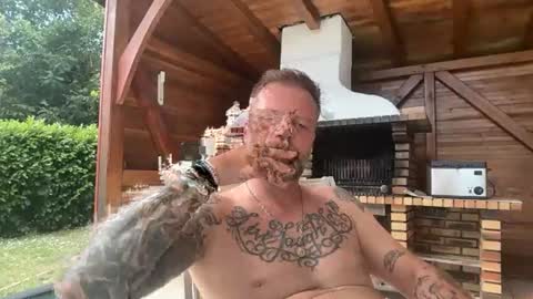 Snapshot of tattoomanforgirls chatting on July 7, 11:25 am tattoomanforgirls online show from July 7, 11:25 am