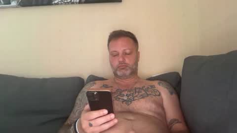 Snapshot of tattoomanforgirls chatting on July 11, 8:17 am tattoomanforgirls online show from July 11, 8:17 am