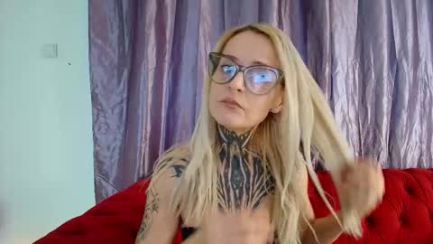 tattootemptress online show from November 25, 5:40 am