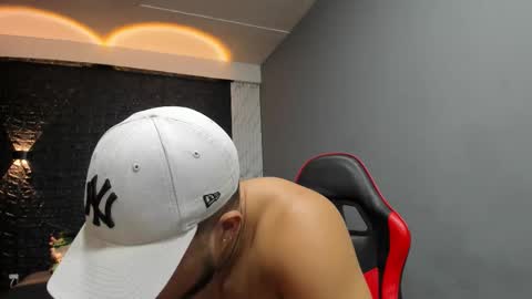  T A U R U S  online show from December 5, 12:25 pm