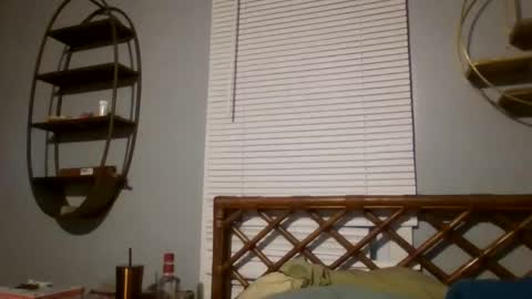 Snapshot of taurusbaeforever chatting on January 15, 1:10 am taurusbaeforever online show from January 15, 1:10 am