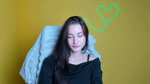 Snapshot of tayavibe chatting on November 5, 6:35 am Taya online show from November 5, 6:35 am