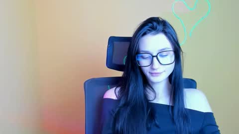 Snapshot of tayavibe chatting on November 24, 6:35 am Taya online show from November 24, 6:35 am