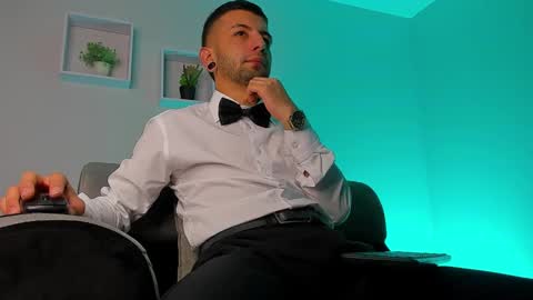 tayer_bennet online show from September 24, 5:00 am