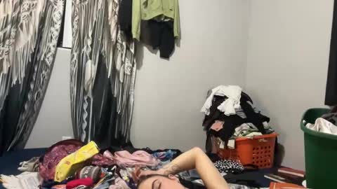 badgirltay online show from February 15, 5:09 am