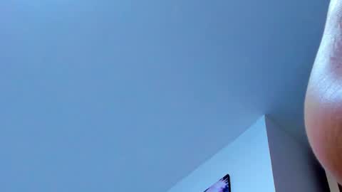 Snapshot of tayler_swift1 chatting on April 5, 11:24 pm tayler_swift1 online show from April 5, 11:24 pm