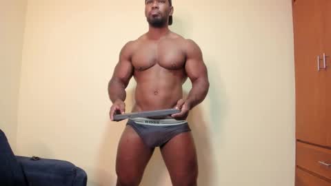 Snapshot of tayler_waka chatting on November 4, 9:25 pm Tyler online show from November 4, 9:25 pm