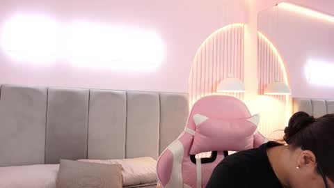 Teylor  Kim online show from January 8, 6:54 pm