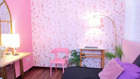 Taylor Bennet online show from April 8, 11:32 am