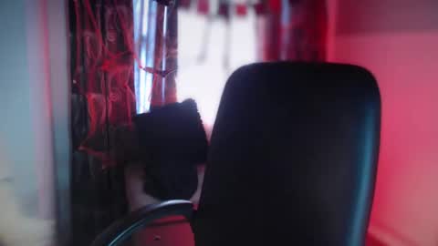 Taylor 3 online show from October 28, 3:04 pm