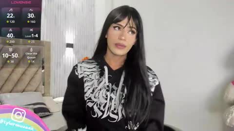 Taylor Harveey online show from December 18, 8:15 pm